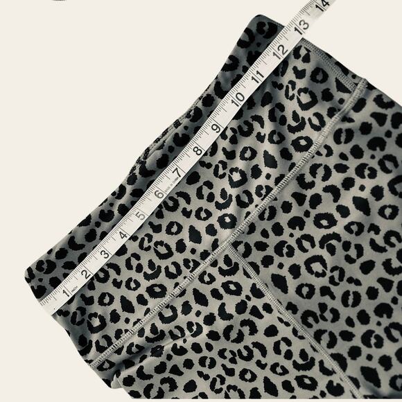 All Fenix Australia Leopard High Rise 7/8 Leggings Gray Black Size Medium NEW - Picture 5 of 7